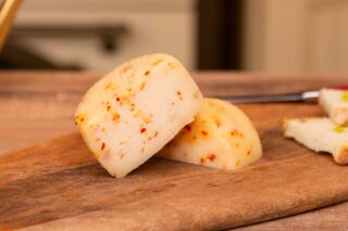 Caciotta al Peperoncino