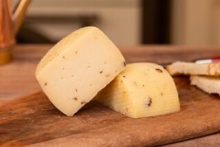 Caciotta al Tartufo