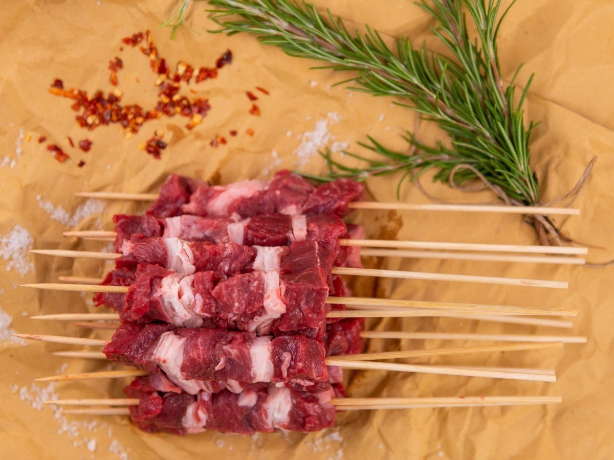 arrosticini abruzzesi la cottura perfetta sulla brace
